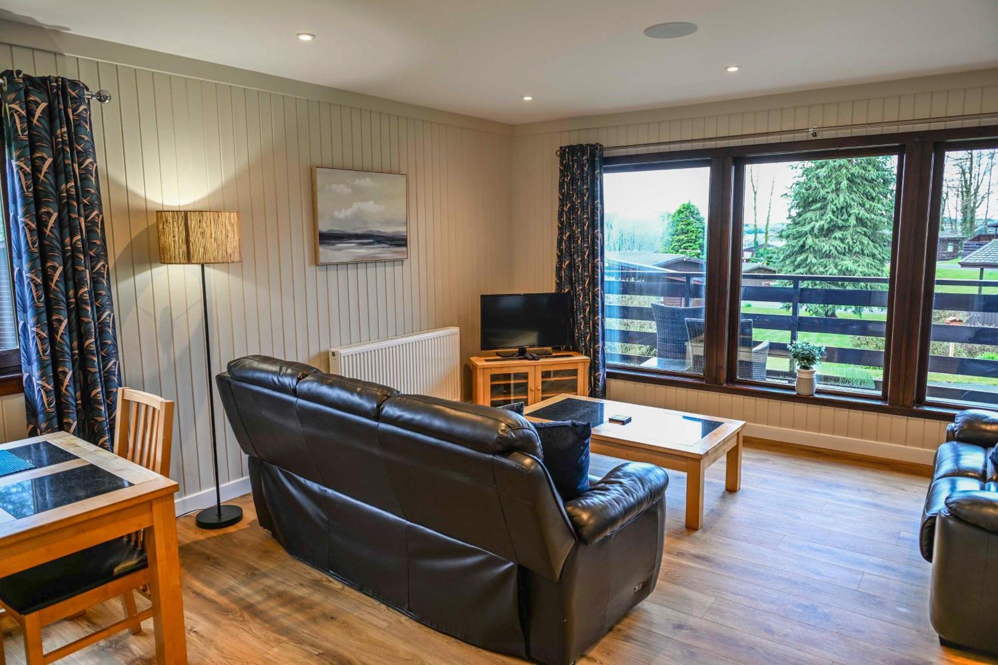 Bluebell Lodge 24 With Hot Tub ニュートン・スチュワート エクステリア 写真